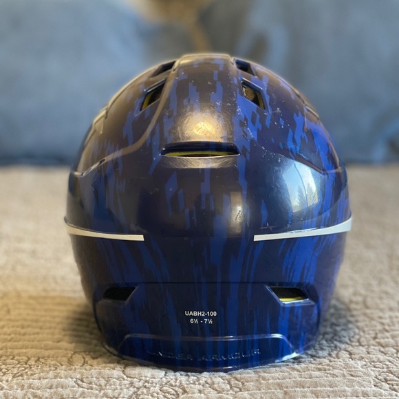 Batting Helmet - Picture 3 of 4